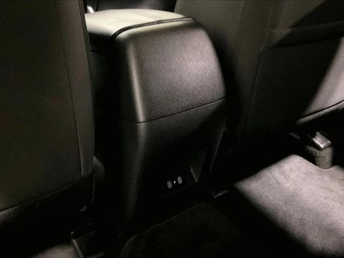 Used 2025 Hyundai Tucson SE image 34