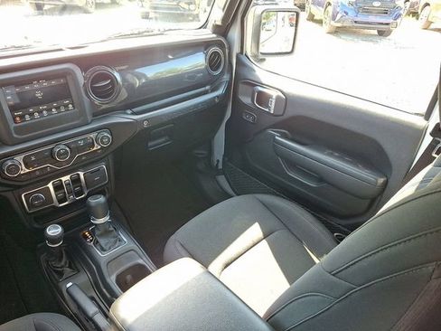 Used 2022 Jeep Wrangler Unlimited Sport AWD/4WD image 18