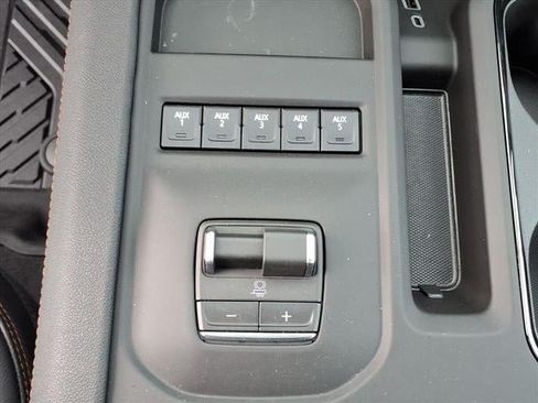 New 2026 GMC Sierra 2500 AT4 w/ AT4 Premium Plus Package AWD/4WD image 12