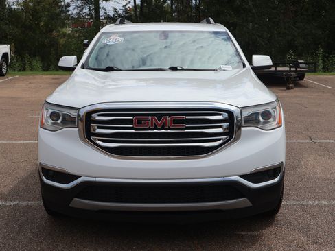 Used 2019 GMC Acadia SLE FWD image 2