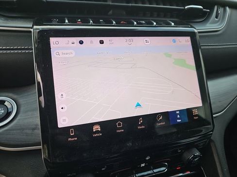 Used 2023 Jeep Grand Cherokee Limited w/ Trailer Tow Prep Group (B) image 18