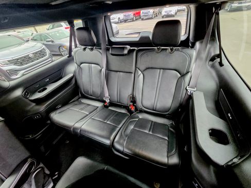 Used 2024 Jeep Wagoneer L Series II w/ Convenience Group I image 21