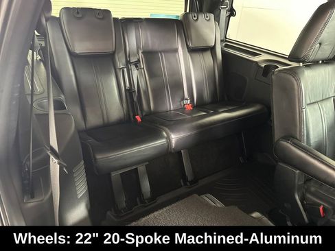 Used 2017 Lincoln Navigator Select image 19