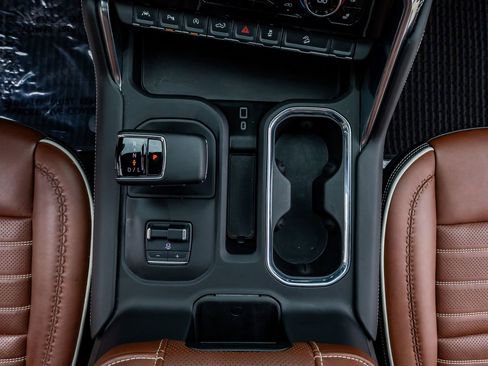 Used 2025 GMC Sierra 1500 Denali Ultimate image 28