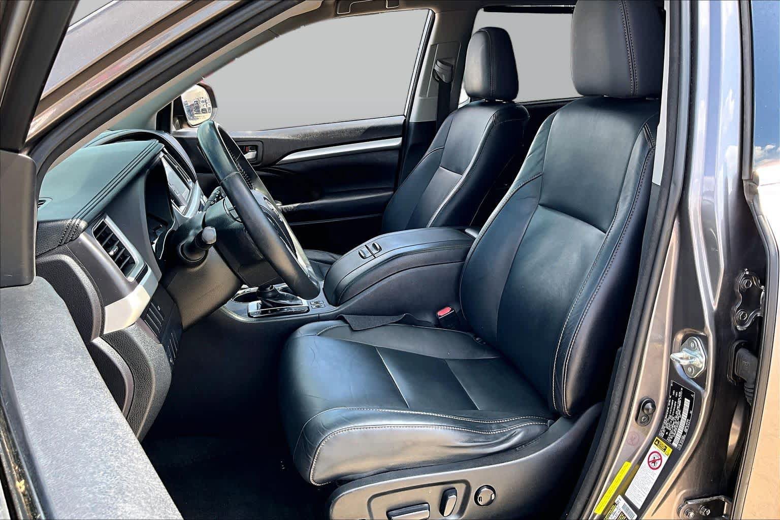 Used 2015 Toyota Highlander XLE FWD image 8