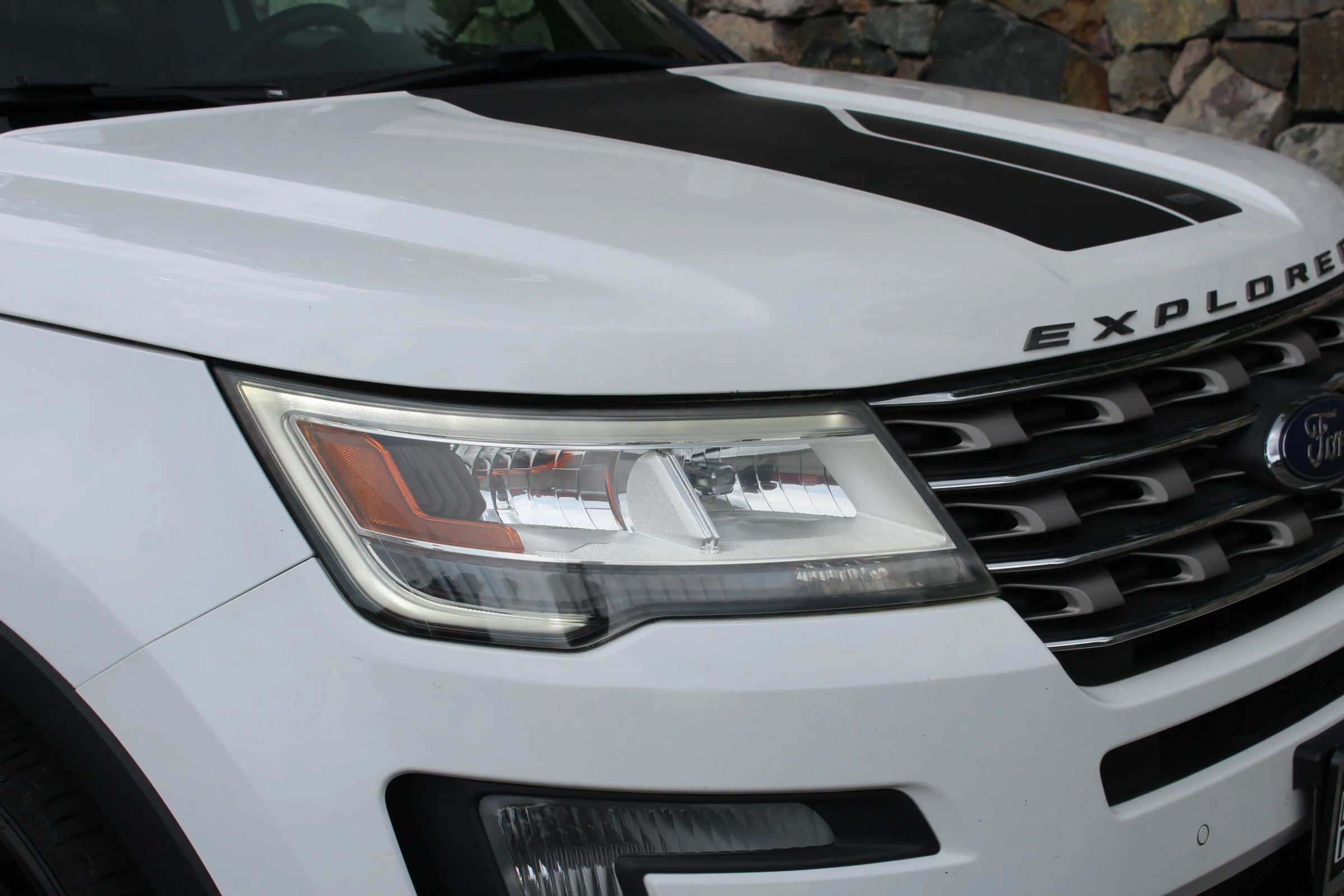 Used 2017 Ford Explorer XLT w/ Equipment Group 202A AWD/4WD image 35