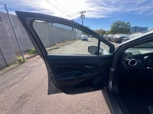 Used 2025 Nissan Versa SV image 12