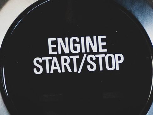 Used 2018 Cadillac Escalade Luxury image 11