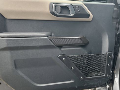 Used 2024 Ford Bronco Wildtrak image 16