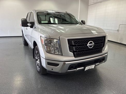 Used 2020 Nissan Titan SV w/ SV Convenience Package AWD/4WD image 1