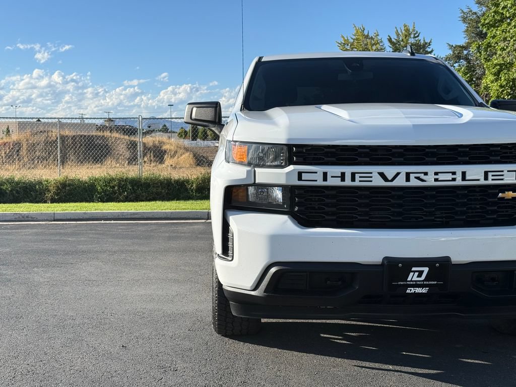 Used 2022 Chevrolet Silverado 1500 Custom w/ Safety Confidence Package AWD/4WD image 4