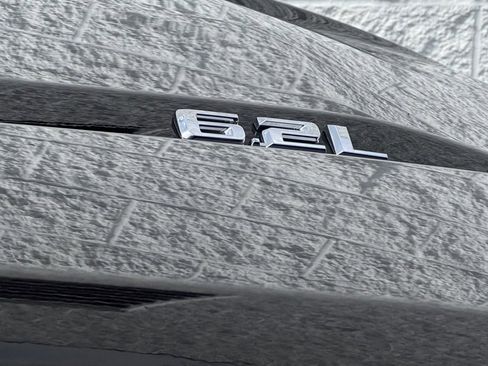 Used 2019 Chevrolet Silverado 1500 High Country w/ Technology Package image 8