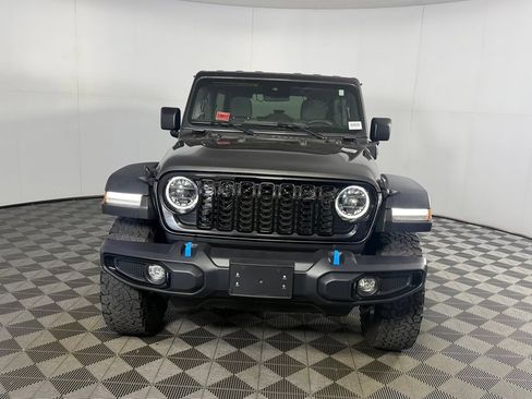 Used 2024 Jeep Wrangler Unlimited AWD/4WD image 11