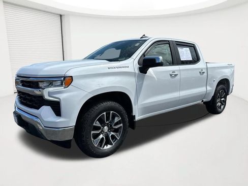 Used 2022 Chevrolet Silverado 1500 LT AWD/4WD image 1