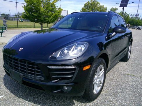 Used 2017 Porsche Macan AWD/4WD image 29