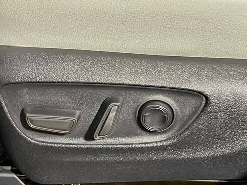 Used 2026 Toyota Grand Highlander AWD Hybrid image 16