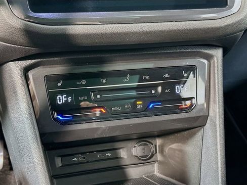 Used 2023 Volkswagen Tiguan SE R-Line image 22