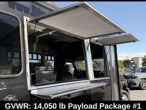 Used 2009 Ford E-450 and Econoline 450 RWD image 3