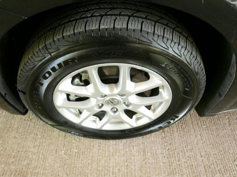 Used 2022 Chrysler Voyager LX image 22