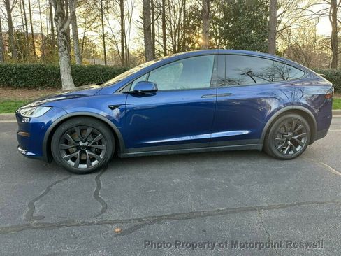 Used 2024 Tesla Model X image 8