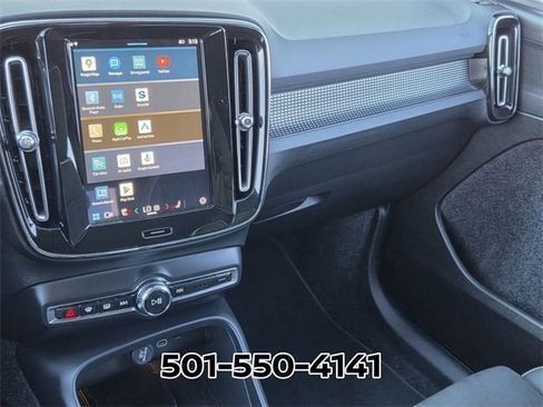 Used 2025 Volvo XC40 B5 Plus image 30
