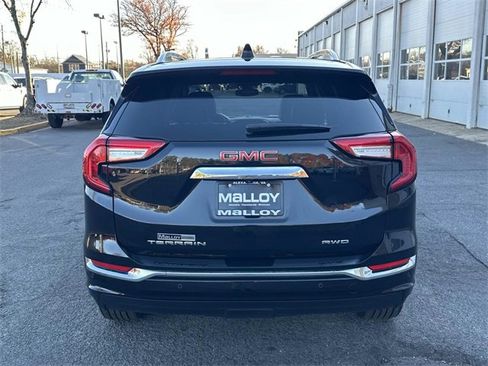 Used 2023 GMC Terrain Denali w/ Black Diamond Edition image 3