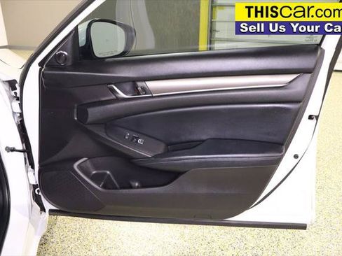 Used 2018 Honda Accord LX image 32