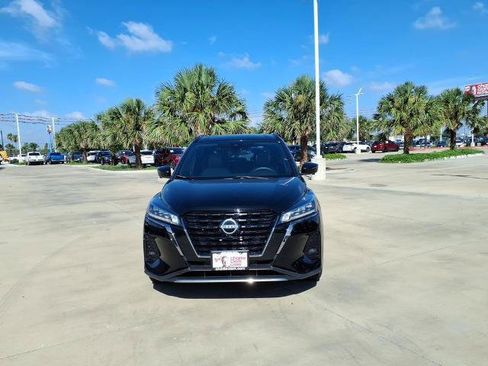 Certified 2024 Nissan Kicks SR w/ SR Premium Package FWD image 8