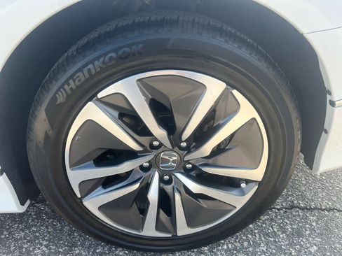 Used 2019 Honda Accord EX image 29