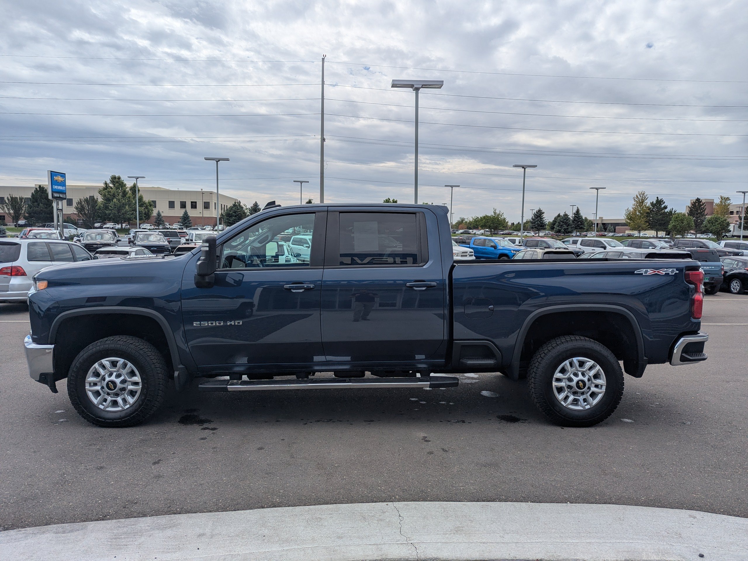 Certified 2022 Chevrolet Silverado 2500 LT w/ Convenience Package AWD/4WD image 8