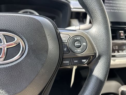 Used 2021 Toyota Corolla LE FWD image 9