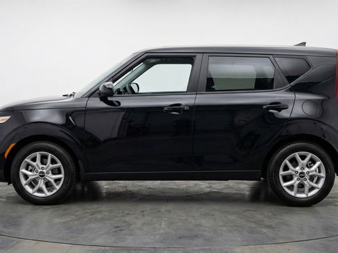 Used 2025 Kia Soul LX w/ LX Technology Package image 5