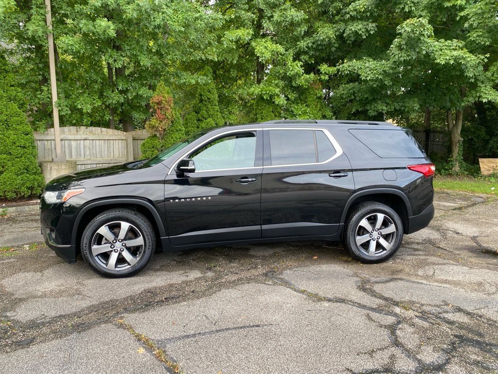 Used 2019 Chevrolet Traverse LT w/ LT Premium Package AWD/4WD image 2