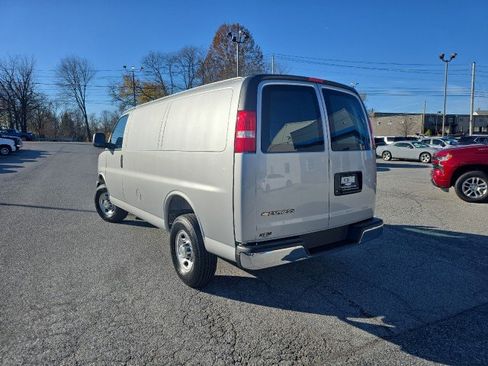 New 2025 Chevrolet Express 3500 image 8