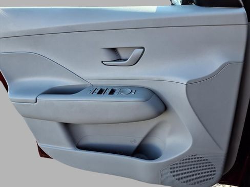 Used 2025 Hyundai Kona SEL image 16