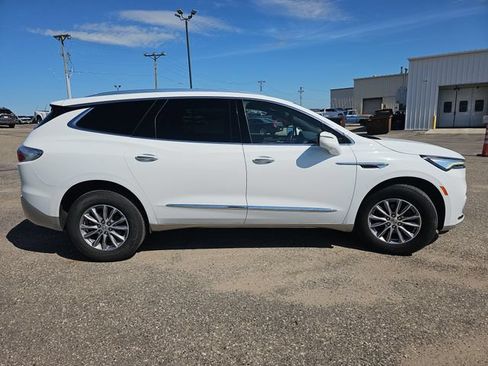 Used 2023 Buick Enclave Essence AWD/4WD image 6