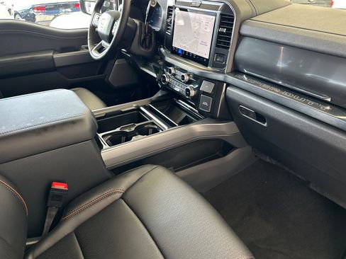 New 2026 Ford F250 Lariat w/ Black Appearance Package image 17