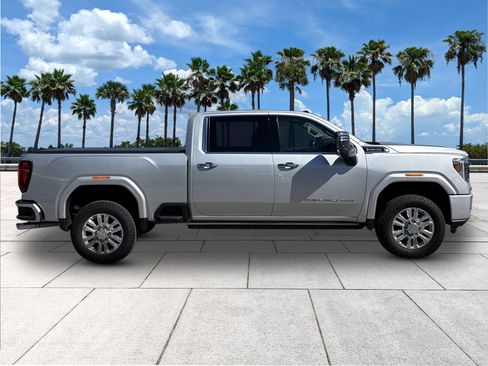 Used 2022 GMC Sierra 2500 Denali w/ Denali Ultimate Package image 9