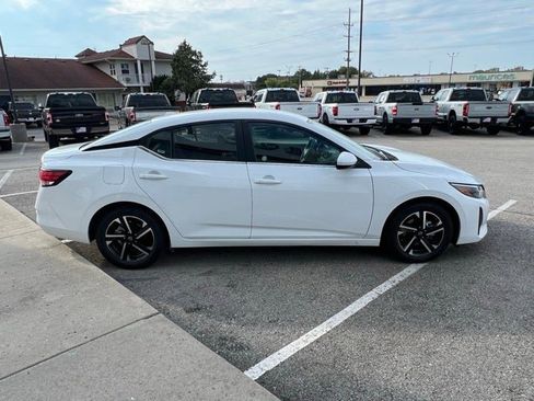 Used 2024 Nissan Sentra SV image 6