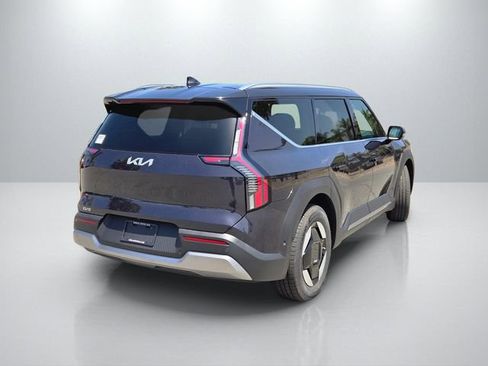 New 2026 Kia EV9 Wind AWD/4WD image 4