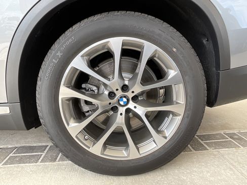 New 2026 BMW X5 xDrive50e w/ Premium Package image 8