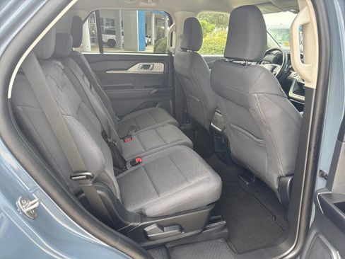 Used 2025 Ford Explorer Active image 15