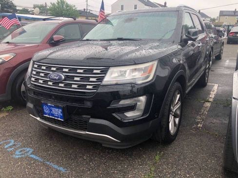 Used 2016 Ford Explorer Limited w/ Equipment Group 301A AWD/4WD image 14