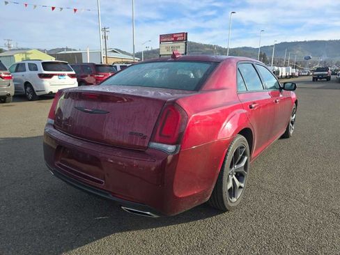 Used 2023 Chrysler 300 S image 3