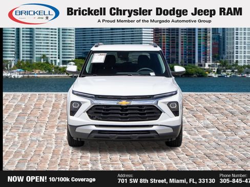 Used 2024 Chevrolet TrailBlazer LT FWD image 2