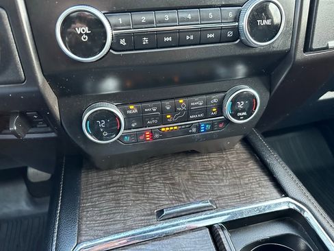 Used 2021 Ford Expedition Limited image 26