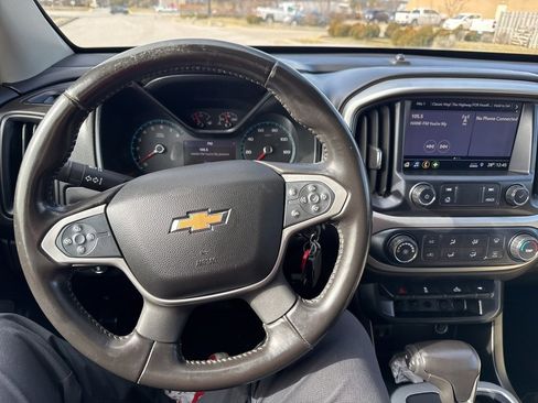 Used 2019 Chevrolet Colorado LT w/ LT Convenience Package image 10