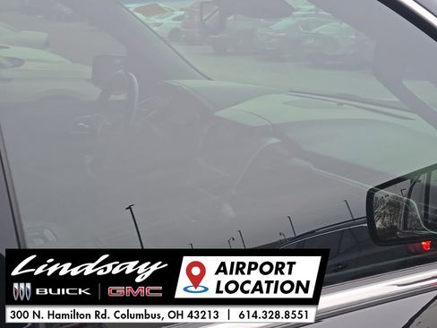 Used 2018 GMC Yukon Denali w/ Denali Ultimate Package image 17