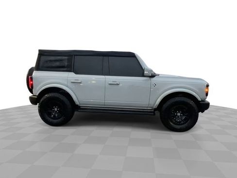 Used 2022 Ford Bronco Outer Banks image 3