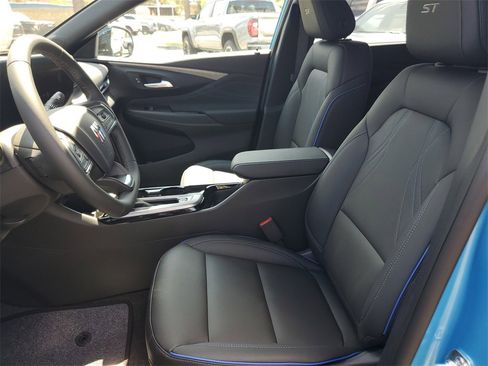 New 2026 Buick Envista Sport Touring image 9